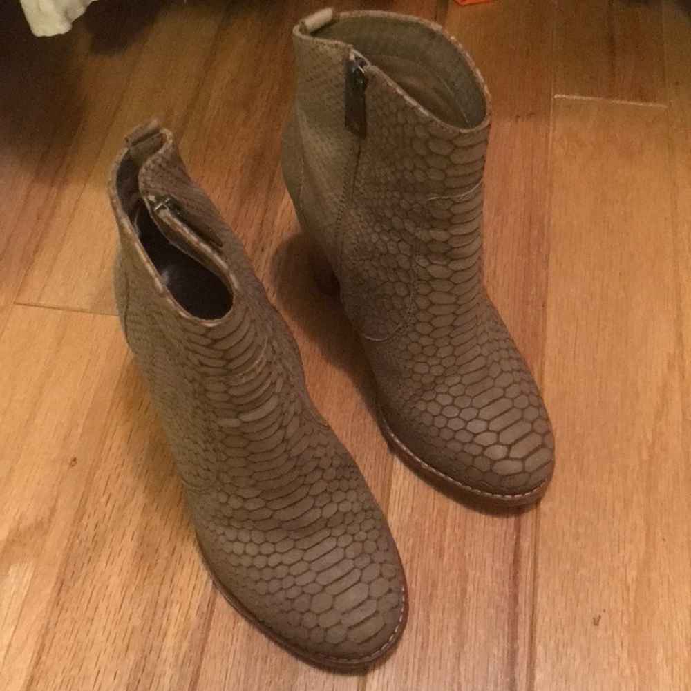 Joie - Dalton Embossed Bootie